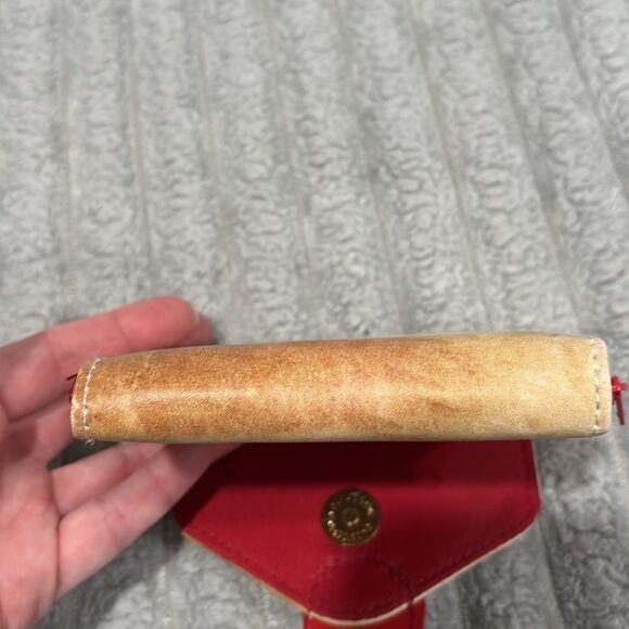 Harry Potter Harry's Hogwarts Letter Envelope Design Bi-Fold Vinyl Wallet - Picture 5 of 5